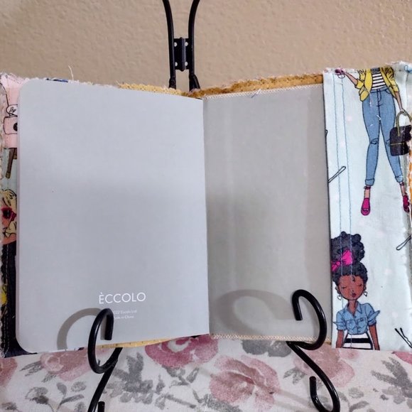 QUILTED BOOK COVER - Picture 2 of 4